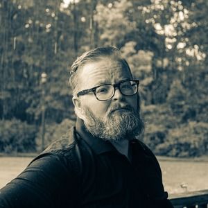 Meet your Posher, Chris